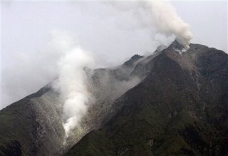 Illustration for article titled Indonesian volcano erupts for the first time in over 400 years